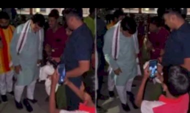बिजली मंत्री के भाषण के बीच बत्‍ती गुल, मोबाइल की रोशनी में पहनना पड़ा जूता,एसडीओ और जेई सस्पेंड 