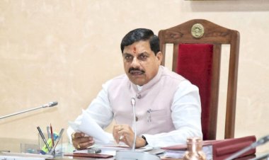 कम मोहन यादव का एक्शन,लापरवाह अफसरों पर गिरी गाज,4 बड़े अफसर निलंबित 2 को नोटिस