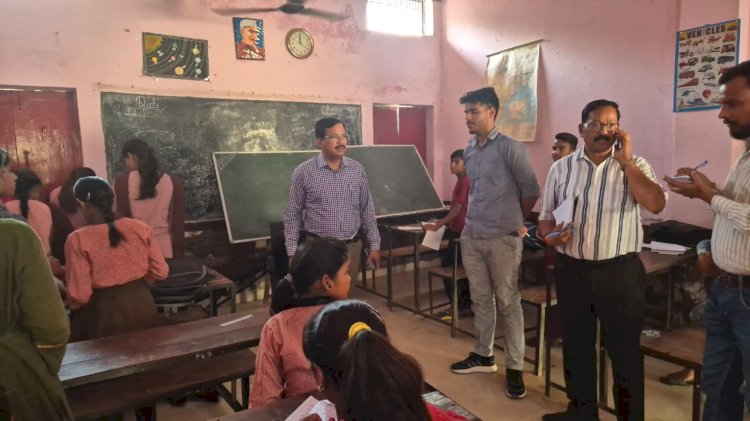 उच्च माध्यमिक विद्यालय बघौरा का औचक निरीक्षण,यहां सब कुछ ओके डीएम 