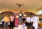एस आर पब्लिक स्कूल कालपी रोड उरई में वार्षिक परीक्षा फल वितरण का समारोह सम्पन्न,  शिक्षा के साथ स्वास्थ्य एवं संस्कार आवश्यक- अशोक राठौर