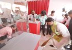 केंद्रीय मंत्री सिंधिया का दिखा अनोखा अंदाज,पोस्ट ऑफिस में गंदगी देख  खुद ही उठाई झाड़ू कर दी सफाई : बोले  ऐसे ही साफ रखना