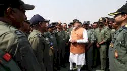 अचानक आदमपुर एयरबेस पहुंचकर सेना के जवानों से मिले पीएम मोदी; पूरा भारत आपका आभारी रहेगा