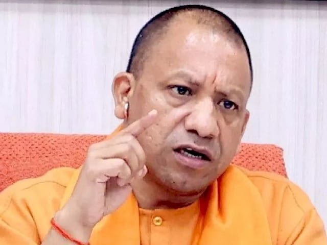 चौराहों पर लगाएं मिलावटखोरों व नकली दवा कारोबारियों की तस्वीरें... सीएम योगी ने अफसरों को दिए निर्देश