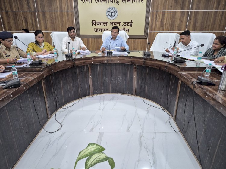 सड़क सुरक्षा को लेकर जिलाधिकारी ने दिए सख्त निर्देश, नियम तोड़ने वालों पर होगी कड़ी कार्रवाई