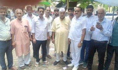 पुल निर्माण पूर्ण होने तक वैकल्पिक मार्ग के लिय जिलाधिकारी को जन संघर्ष मोर्चा ने दिया ज्ञापन