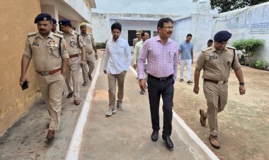 जिलाधिकारी व पुलिस अधीक्षक ने किया जिला कारागार का औचक निरीक्षण
