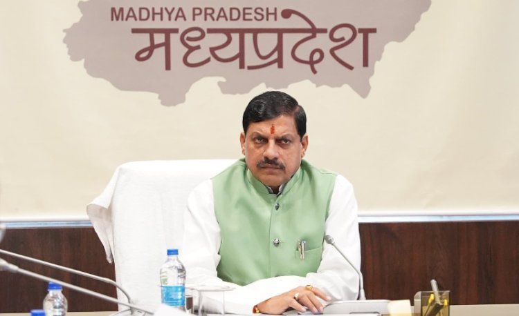 सीएम मोहन यादव की अफसरों को चेतावनी,काम में लापरवाही नहीं चलेगी