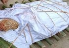 जिंदा इंसान की निकली शव यात्रा अर्थी पर लिटाकर किया मातम पीछे की सच्चाई जानकर दंग रह गए लोग