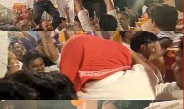छपिया थाने मे अश्लील गानो पर डांस करते पुलिस कर्मियो का वीडियो वायरल  "एक चुम्मा तुम मुझको उधार देय दे पर थिरके पुलिस कर्मी 