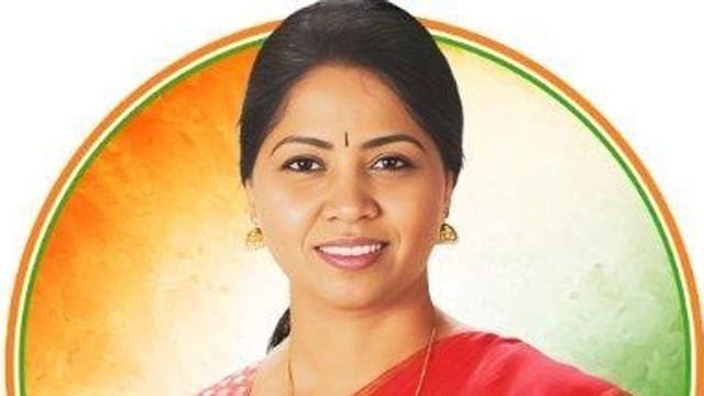 दिल्ली में अब सांसद भी सेफ नहीं,संसद भवन के पास महिला सांसद की सोने की चेन खींचकर भागे बाइक सवार,सुरक्षा पर सवाल