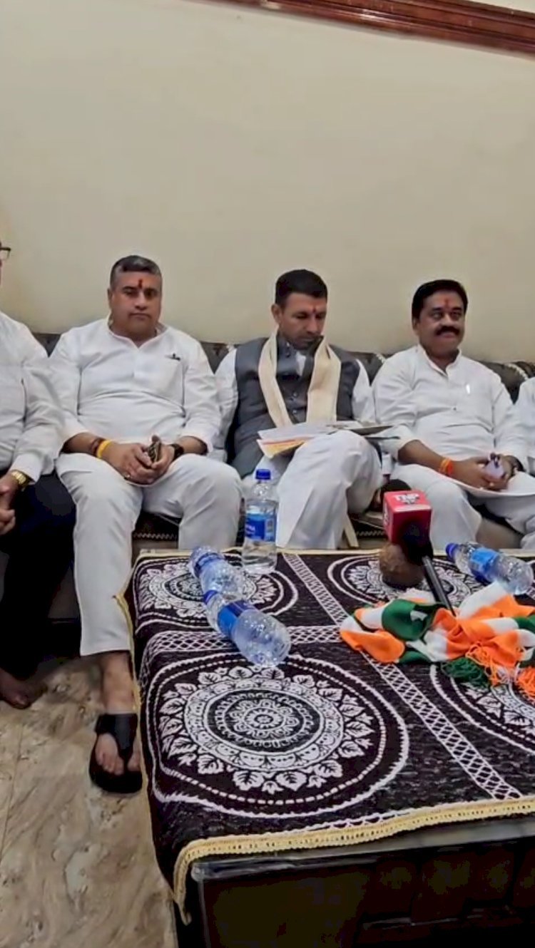 कांग्रेस में मचा घमासान, बैतूल में जीतू पटवारी को झेलनी पड़ी नाराजगी : पटवारी विरोधी नारे गूंजे, हेमंत वागद्रे समर्थकों ने जताया विरोध