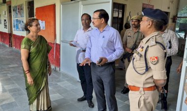 जालौन में PET-2025 : 16 केंद्रों पर 26,888 अभ्यर्थी देंगे परीक्षा, सुरक्षा-व्यवस्थाओं का DM-SP ने किया निरीक्षण