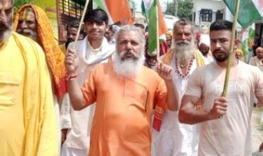 खाना खाते ही मुंह से निकला झाग,अयाेध्या में रावत मंदिर के महंत की अचानक मौत से मचा हड़कंप,8 करोड़ की जमीन बेचने वाले संत ने अचानक तोड़ा दम