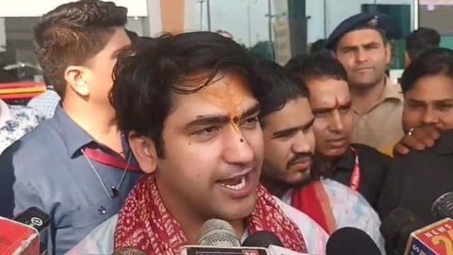 बाबा बागेश्वर की पाकिस्तान को नसीहत, बोले- वापस लो पाक अधिकृत कश्मीर,हिंदुओं को जगाने के लिए पूरे देश में करेंगे पदयात्रा