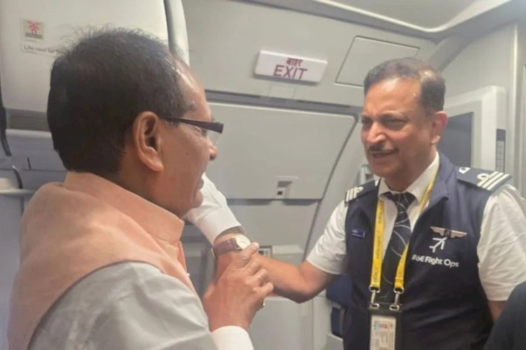 BJP सांसद रूडी ने उड़ाया विमान: सवार थे शिवराज सिंह चौहान, रूडी के अंदाज पर फिदा हुए शिवराज, बोले- राजीव जी, आज आपने दिल जीत लिया
