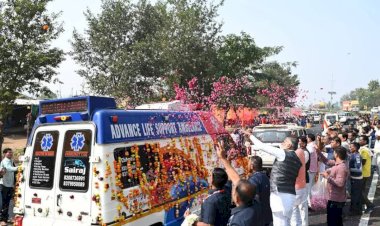 फूट-फूटकर रो पड़े एसपी, नक्सली मुठभेड़ में शहीद इंस्पेक्टर पंचतत्व में विलीन:नरसिंहपुर में राजकीय सम्मान से अंत्येष्टि, सीएम ने दिया कंधा; हजारों लोग पहुंचे