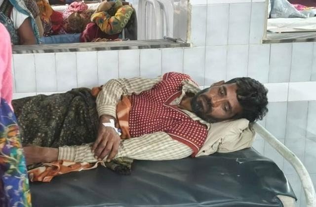 जूते में पेशाब भरकर युवक को पिलाया! प्रधान पति पर शर्मनाक कांड का आरोप , एसपी ने दिए जांच के आदेश