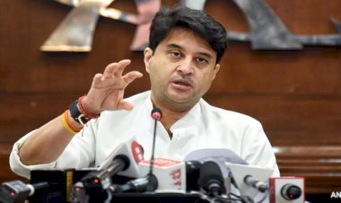 ज्योतिरादित्य सिंधिया का कांग्रेस पर तीखा हमला: बोले—एमपी को गड्ढे में डाला, अब कभी भर नहीं पाएंगे, खराब सड़कों में गड्ढों पर प्रदर्शन को लेकर बोले सिंधिया