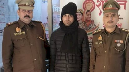 डॉ. रमीज मलिक दबोचा गया, KGMU अस्पताल में धर्मांतरण का खेल खेलने वाला  मलिक दो हफ्ते से ज्यादा समय से था फरार,सीएम योगी ने अपर्णा यादव को तलब किया