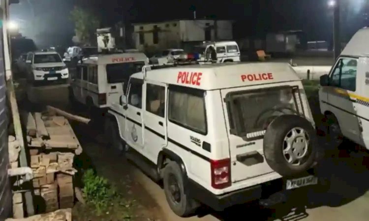 सांसद चंद्रशेखर  के करीबी की अवैध 'ड्रग्स फैक्टरी' पर छापा :रतलाम में 10Kg एमडी, बंदूक-91 जिंदा कारतूस, दो मोर, चंदन की लकड़ियां मिलीं; विधानसभा चुनाव लड़ चुका है