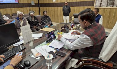 जनसुनवाई में जिलाधिकारी की सक्रियता 27 शिकायतों का मौके पर त्वरित निस्तारण, शेष पर समयबद्ध कार्रवाई के निर्देश