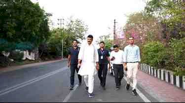 पैदल चले खाद्य मंत्री गोविंद सिंह राजपूत, पीएम नरेंद्र मोदी के संदेश को जनआंदोलन बनाने की अपील; बोले- छोटी-छोटी अच्छी आदतें जीवन में लाती हैं बड़ा बदलाव