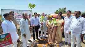 जनप्रतिनिधियों, अधिकारियों और ग्रामवासियों ने लिया पर्यावरण संरक्षण का संकल्प, वृक्षों को बताया भावी पीढ़ियों की अमूल्य धरोहर