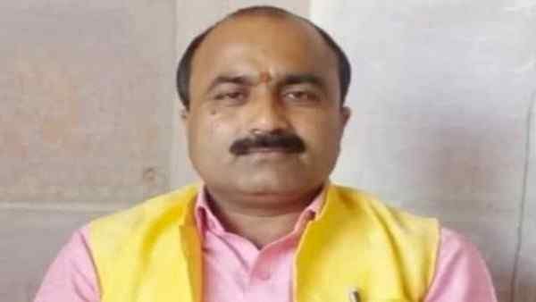 तीसरे उम्मीदवार से भाजपा ने बदला चुनावी गणित, कांग्रेस में बढ़ी बेचैनी,महेश केवट की एंट्री से गरमाई सियासत, तीसरी सीट पर घमासान तय