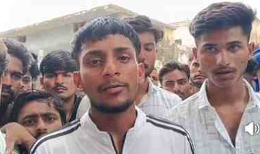 रिंकू सिंह राही के समर्थन में तहसील परिसर पहुंचे सैकड़ों युवा, नारेबाजी कर जताया समर्थन; जनहित में कार्य करने वाले अधिकारी को बनाए रखने की मांग