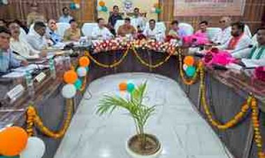 विकास कार्यों में लापरवाही बर्दाश्त नहीं, समयबद्ध एवं गुणवत्तापूर्ण कार्य सुनिश्चित करें – राज्य मंत्री संजय सिंह गंगवार