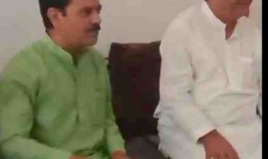 दतिया उपचुनाव में अवधेश नायक बने दोनों दलों की पहली पसंद: कांग्रेस के बाद भाजपा भी साध रही संपर्क, 25 मिनट की मुलाकात से बढ़ी सियासी हलचल