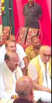 प्रभारी मंत्री के दौरे से पहले व्हाट्सएप चैट से मचा बवाल: 'सभी सचिव और रोजगार सहायक 3-3 हजार रुपये जमा करें', सीधी में कथित वसूली पर जांच के आदेश