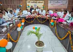 विकास कार्यों में लापरवाही बर्दाश्त नहीं, समयबद्ध एवं गुणवत्तापूर्ण कार्य सुनिश्चित करें – राज्य मंत्री संजय सिंह गंगवार
