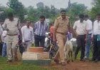 स्कूल परिसर में फंदे पर लटकी 22 वर्षीय युवती, 5 शिक्षकों को नोटिस; प्रधानपाठक की गैरहाजिरी और चाबी मिलने से उठे सवाल