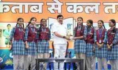 स्कूल में छात्राओं के साथ सीएम मोहन यादव का अनोखा संवाद, स्टूडेंट कैबिनेट संग टॉक शो में दिए प्रेरक संदेश