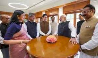 पीएम मोदी ने NDA के 45 नए सांसदों से की मुलाकात: बोले- "गुस्से में चिल्लाने की जरूरत नहीं", लुटियंस दिल्ली के जाल से बचने की दी सलाह