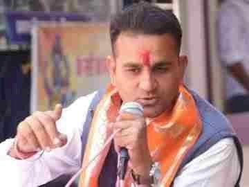 ब्लॉक कांग्रेस अध्यक्ष समेत चार लोग युवतियों संग पकड़े गए, बिना ID एंट्री पर मैनेजर भी गिरफ्तार-गुना में होटल राज पैलेस पर पुलिस की बड़ी रेड