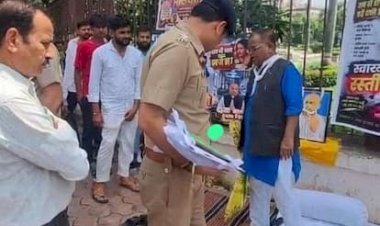 मंत्रालय के सामने धरने पर बैठे कांग्रेस विधायक अभय मिश्रा को भोपाल पुलिस ने उठाया, रीवा में प्रसूता और नवजात की मौत पर स्वास्थ्य मंत्री राजेंद्र शुक्ल के इस्तीफे की मांग