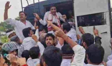 डिप्टी सीएम के घर घेराव के लिए पहुंचे कांग्रेसी, विधायक हिरासत में; पुलिस ने चलाई वाटर कैनन-आंसू गैस, विक्रांत भूरिया घायल