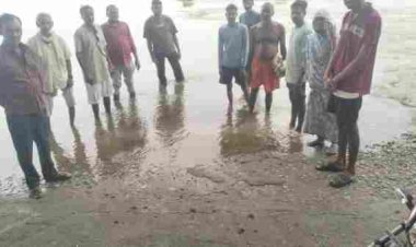 26 लाख का रपटा, पहली बारिश में ही बेपटरी! छह महीने में टूटने लगा पुल, मिट्टी के कटाव ने खोली निर्माण की पोल