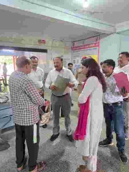 दलालों पर शिकंजा कसने उरई एआरटीओ कार्यालय में आरटीओ कानपुर का औचक निरीक्षण, 5 नए CCTV कैमरे लगाने के निर्देश