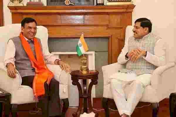 मुख्यमंत्री डॉ. मोहन यादव फिर दिल्ली दौरे पर, केंद्रीय मंत्रियों से मुलाकात; MP में निवेश, रोजगार और टेक्सटाइल सेक्टर को गति देने पर मंथन