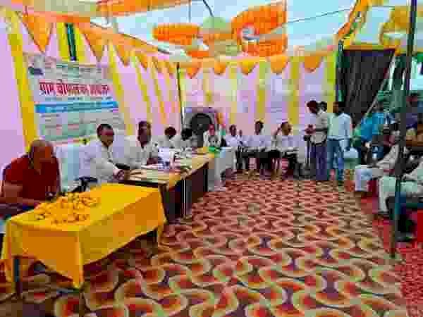 चुनाव से पहले गांवों में भाजपा का बड़ा जनसंपर्क अभियान, ग्राम चौपाल में विधायक ने ग्रामीणों की समस्याएं सुनीं