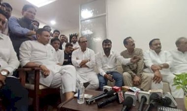 ‘चलो वो शराब आपको पिला दूं, बोतल गाड़ी में रखी है...’, IAS अफसर पर भड़के जीतू पटवारी, देवास में 13 मौतों के आरोप से गरमाई सियासत