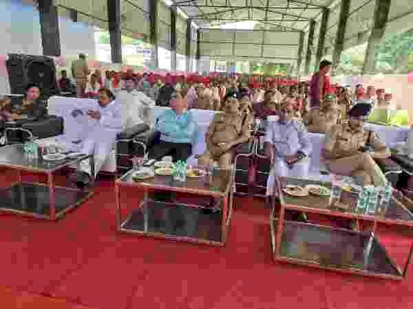 ग्राम प्रहरियों को मुख्यमंत्री की सौगात, मानदेय 2,500 से बढ़ाकर 3,500; परिवार सहित मिलेगा 5 लाख तक कैशलेस उपचार