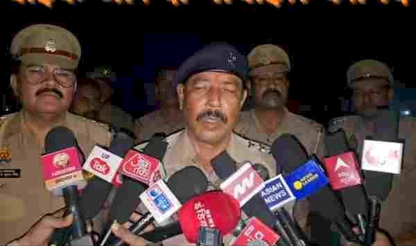 उरई में पुलिस की बड़ी कार्रवाई: मुठभेड़ में 25 हजार का इनामी गैंगस्टर गिरफ्तार, पैर में गोली लगने के बाद दबोचा; एक दर्जन से अधिक मुकदमों में है आरोपी
