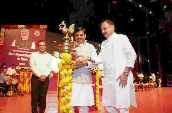 CM मोहन यादव का बड़ा ऐलान: मध्य प्रदेश में 20 हजार शिक्षकों की होगी भर्ती, 200 नए सांदीपनि स्कूल खुलेंगे; जनजातीय क्षेत्रों में भी बनेंगे 200 नए स्कूल भव